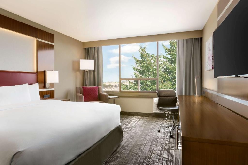 DoubleTree by Hilton Hotel Toronto Airport West — 2