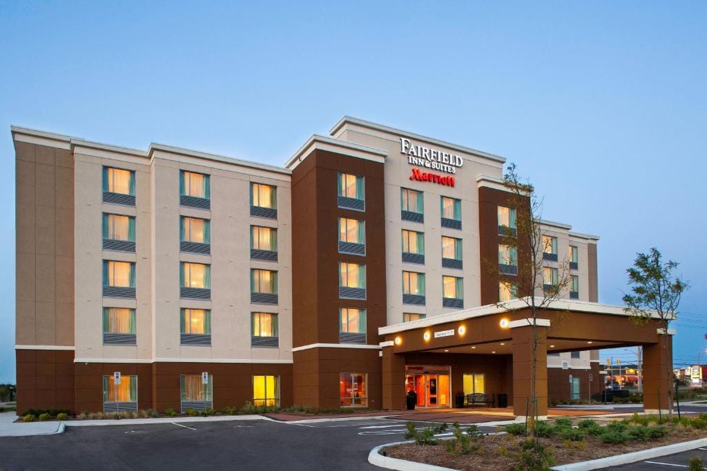 Fairfield Inn & Suites by Marriott Toronto Mississauga — 1