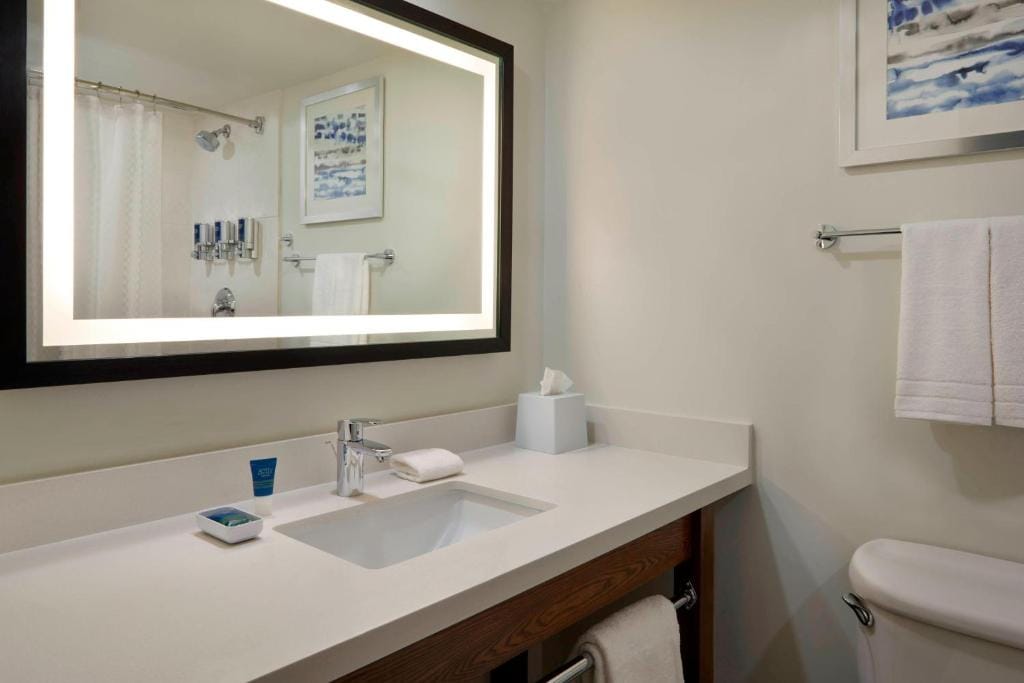 Four Points by Sheraton Toronto Airport — 3