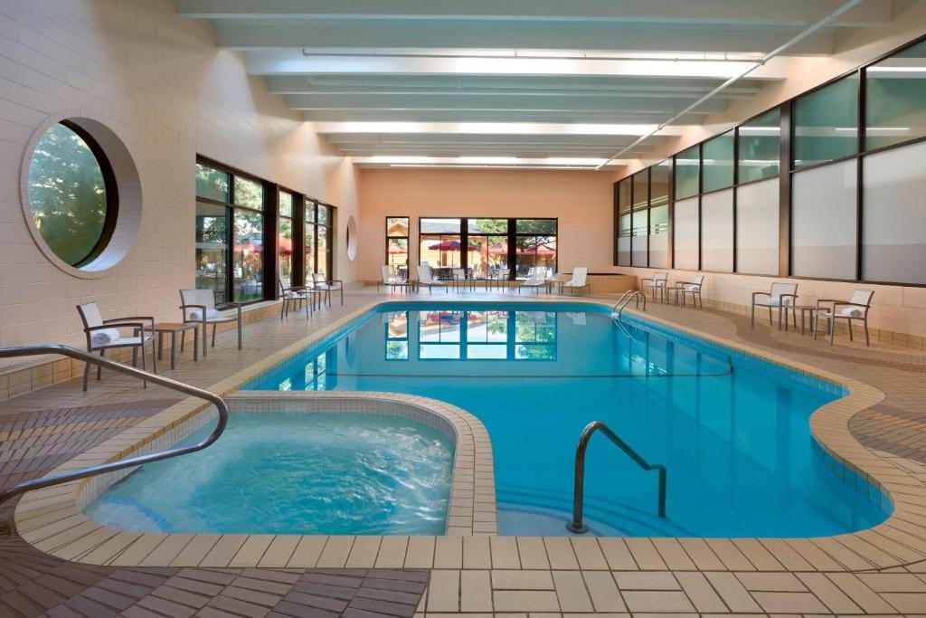 Four Points by Sheraton Toronto Airport — 4