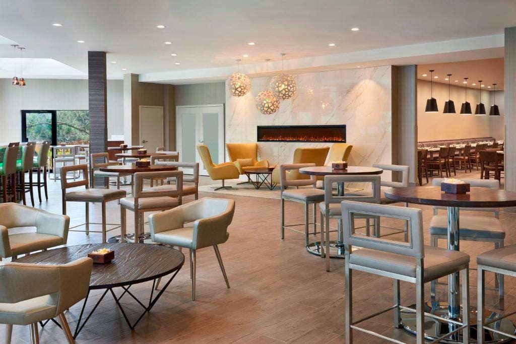 Four Points by Sheraton Toronto Airport — 5