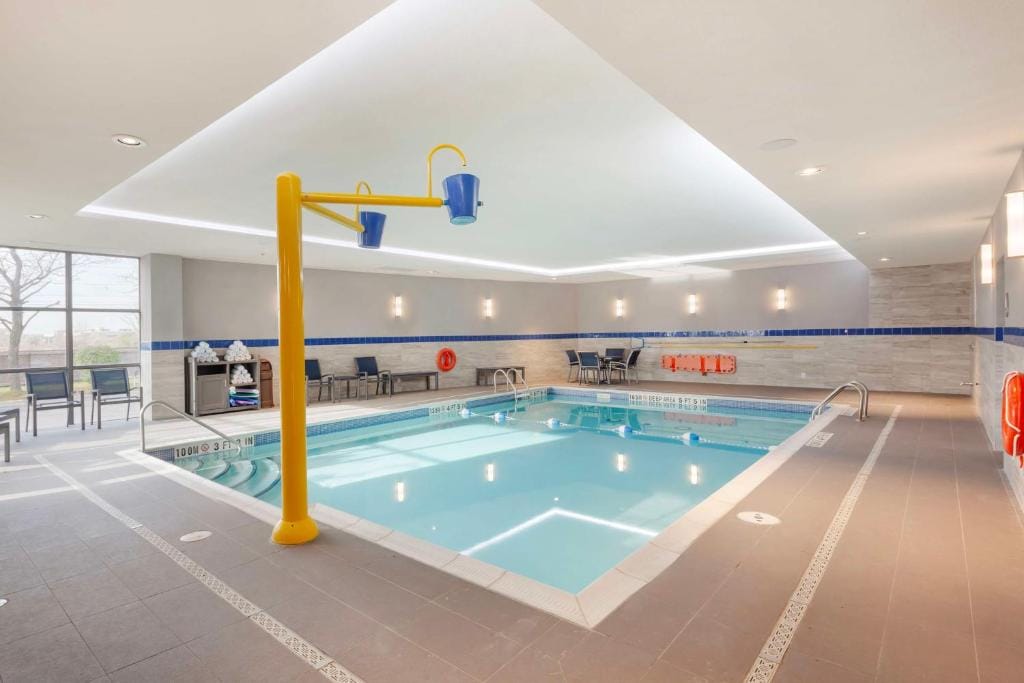 GLō Best Western Mississauga Corporate Centre — 4