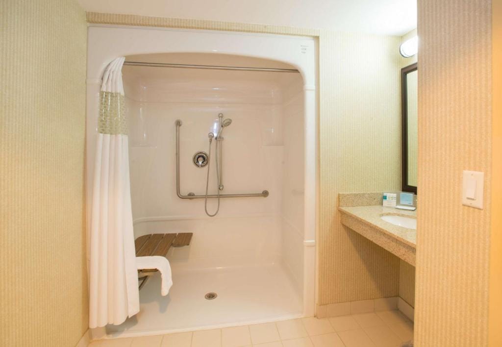 Hampton Inn Toronto-Mississauga West — 3