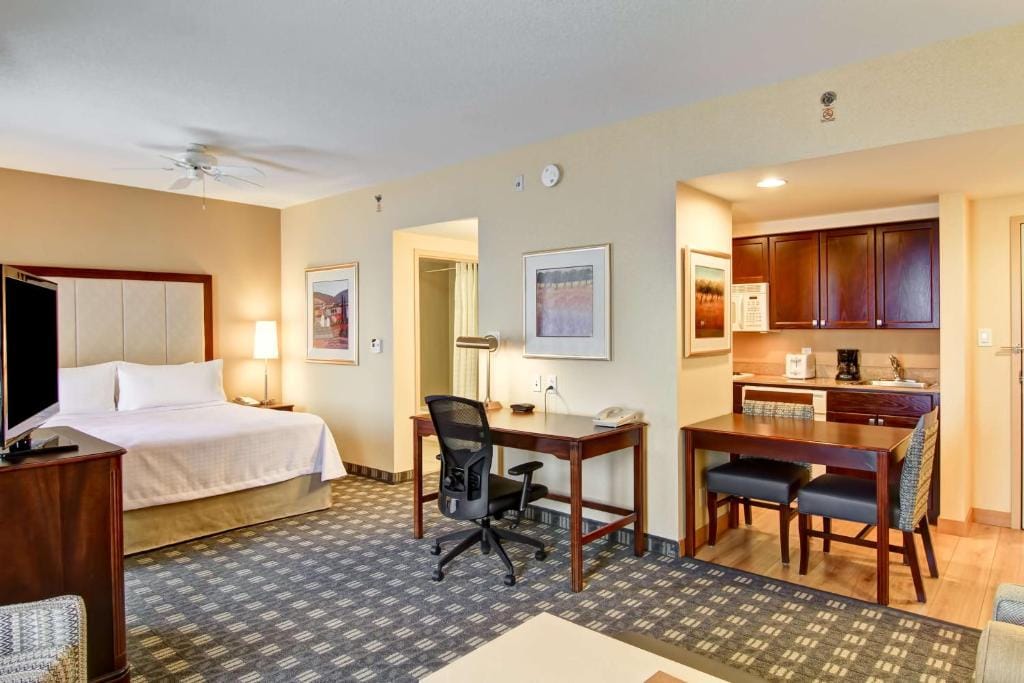 Homewood Suites by Hilton Toronto Mississauga — 2