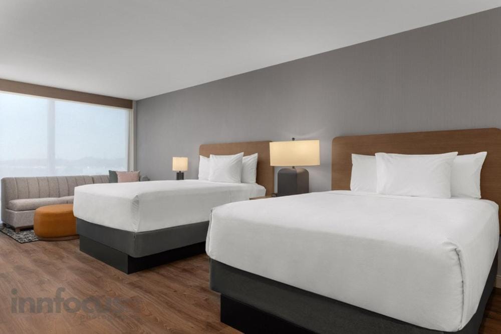 Hyatt House Mississauga / Airport Corp Center — 1