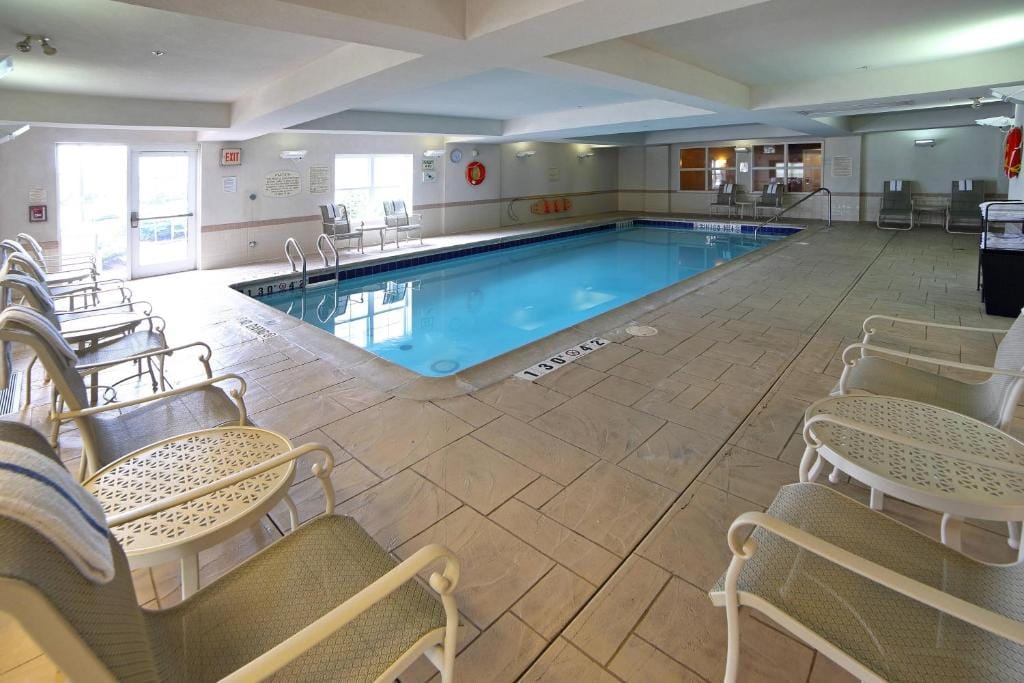Residence Inn by Marriott Mississauga-Airport Corporate Centre West — 4