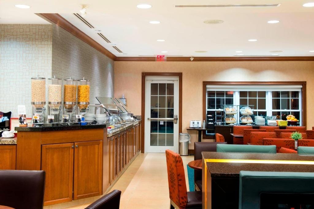 Residence Inn by Marriott Mississauga-Airport Corporate Centre West — 5