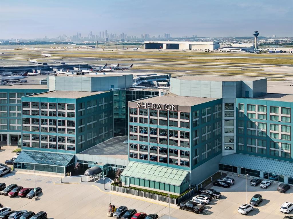 Sheraton Gateway Hotel in Toronto International Airport — 5