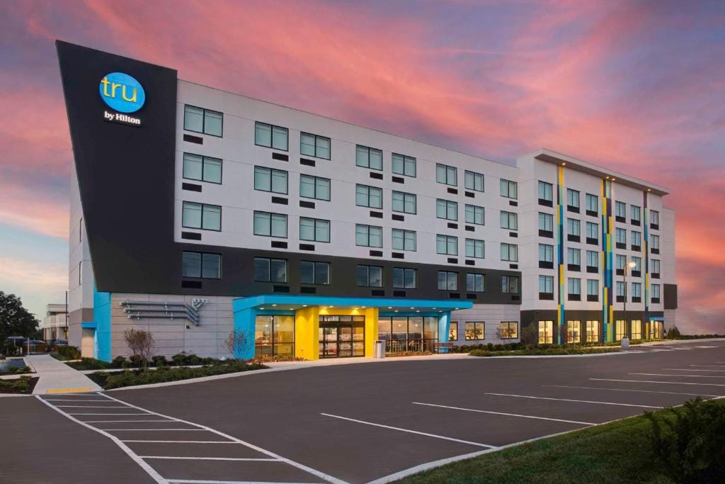 Tru By Hilton Toronto Airport West — 5