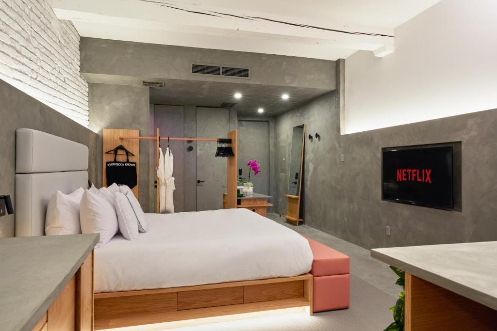 David Hotel — 5