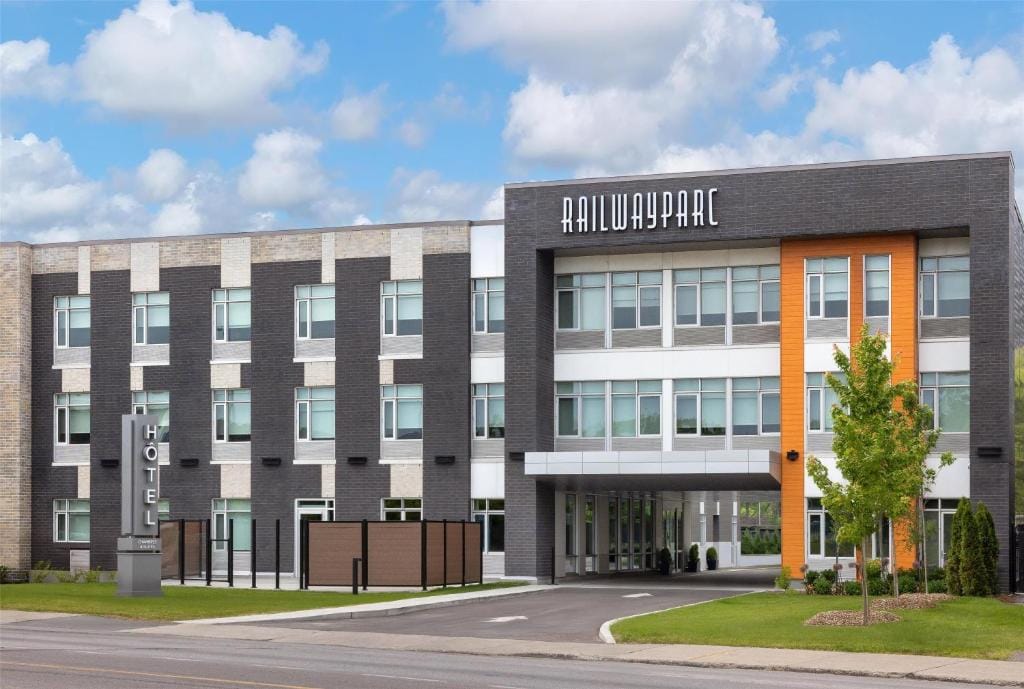 Hotel Railwayparc Montreal, Tapestry Collection By Hilton — 1