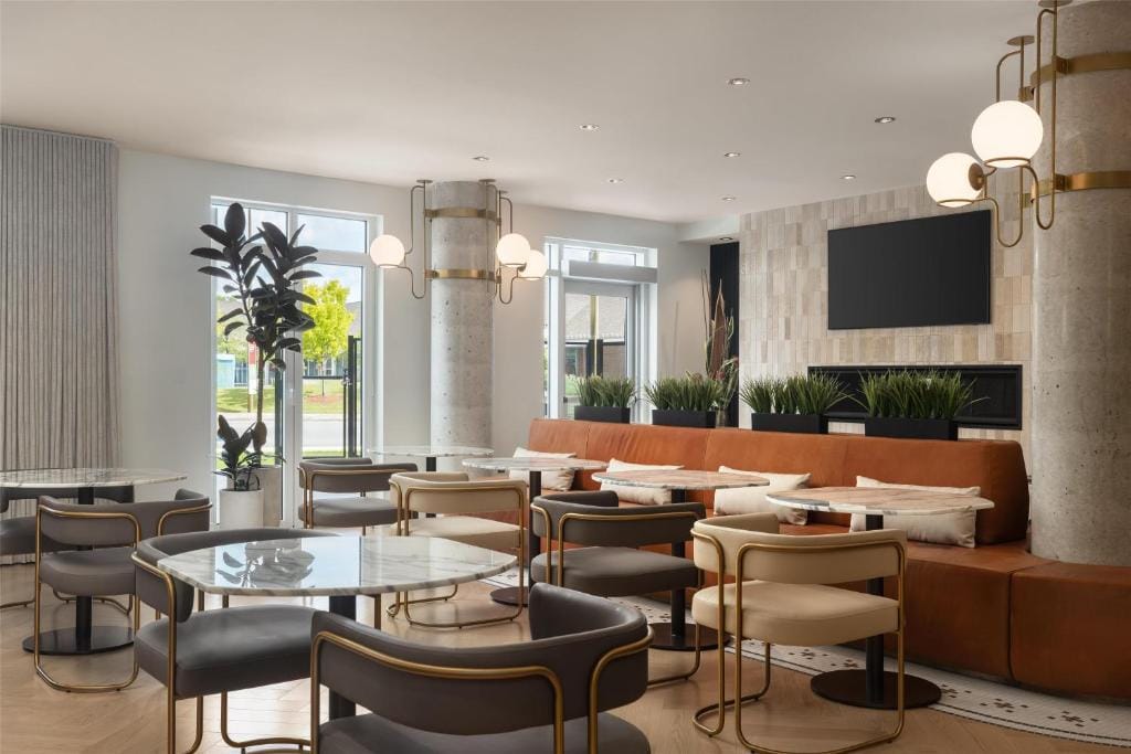 Hotel Railwayparc Montreal, Tapestry Collection By Hilton — 5