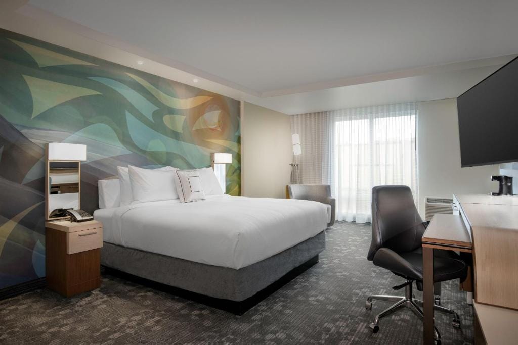 Courtyard by Marriott Nanaimo — 2