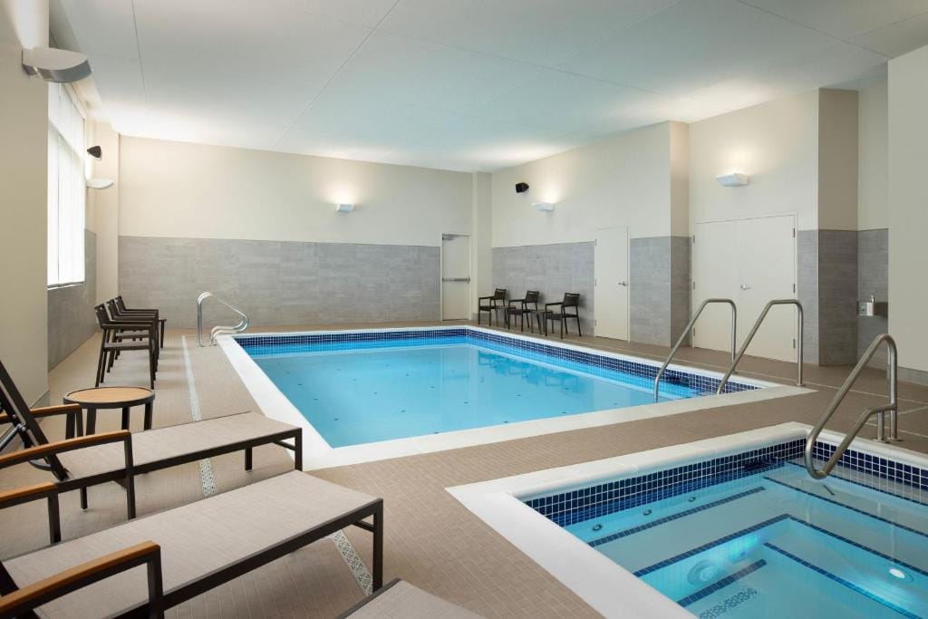 Courtyard by Marriott Nanaimo — 4