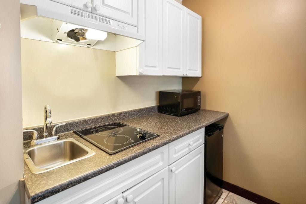 Days Inn by Wyndham Nanaimo — 2