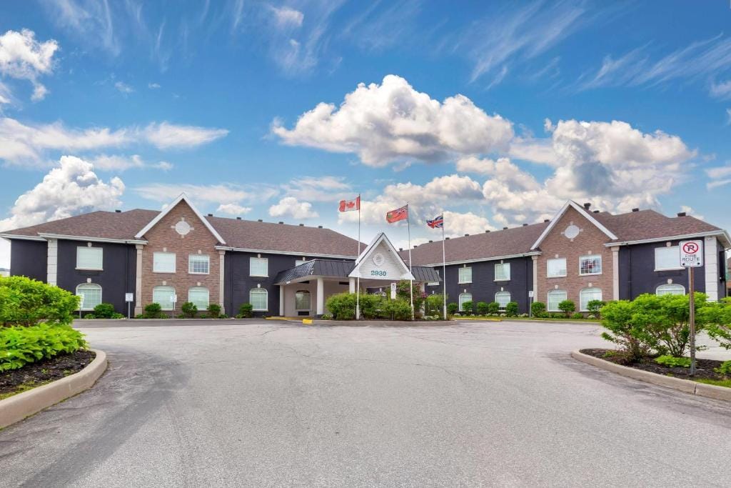 Quality Inn & Suites Oakville-Mississauga — 1