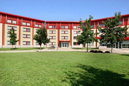 Residence & Conference Centre - Oakville — 1