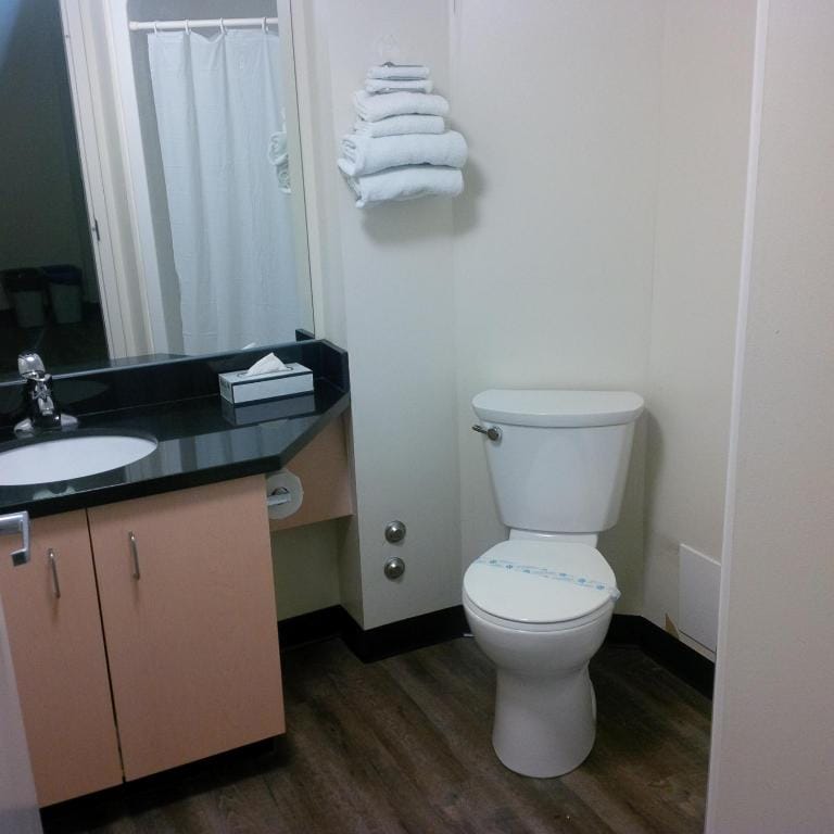 Residence & Conference Centre - Oakville — 3