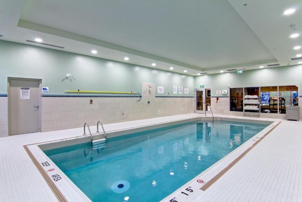 Holiday Inn Express & Suites Oshawa Downtown - Toronto Area by IHG — 4