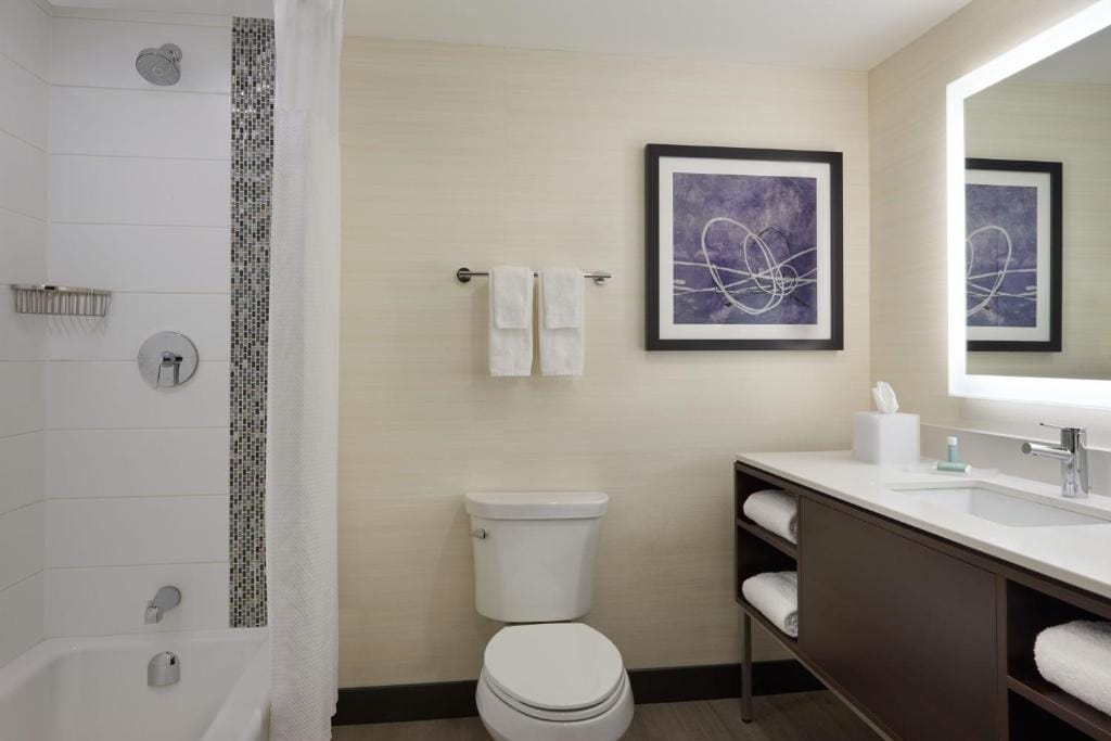 TownePlace Suites by Marriott Oshawa — 3