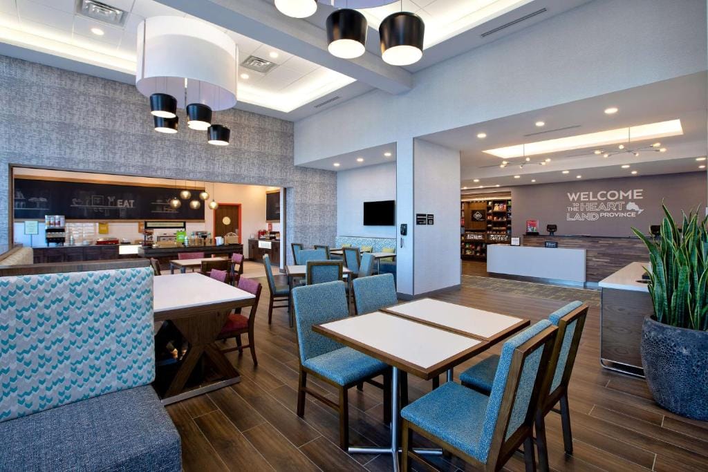 Hampton Inn & Suites Ottawa West, Ontario, Canada — 5