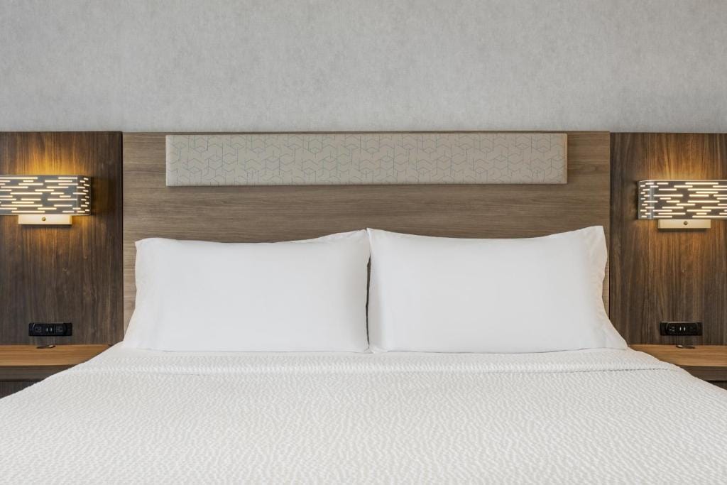 Holiday Inn Express & Suites Ottawa East-Orleans by IHG — 5