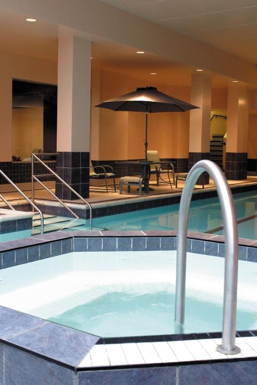 Lord Elgin Hotel — 4