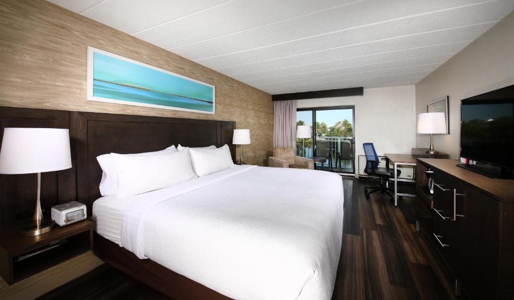 Holiday Inn Hotel Peterborough Waterfront by IHG — 5