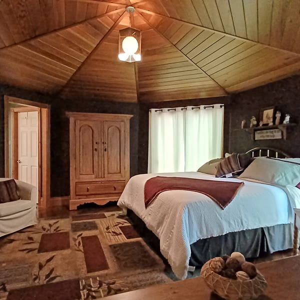 Consider the Lilies Bed and Breakfast — 3
