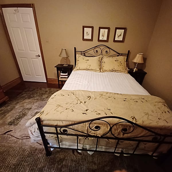 Consider the Lilies Bed and Breakfast — 5
