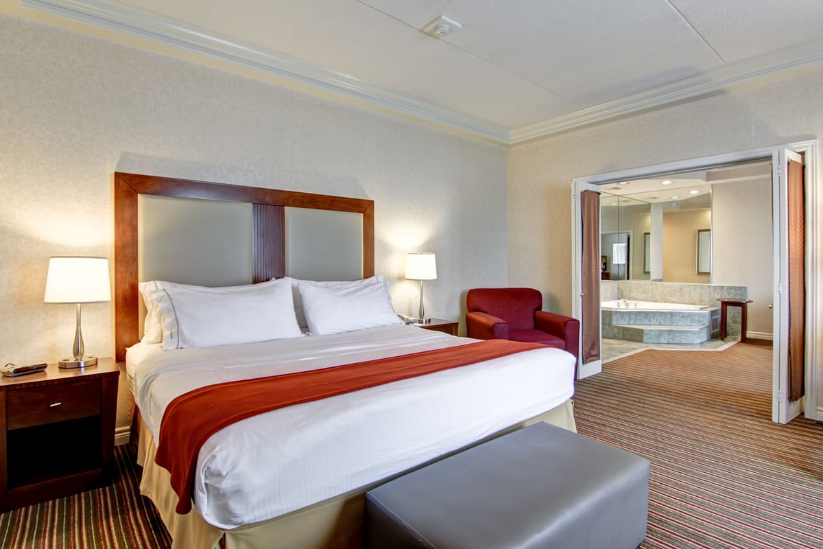 Holiday Inn Express Whitby Oshawa by IHG — 3