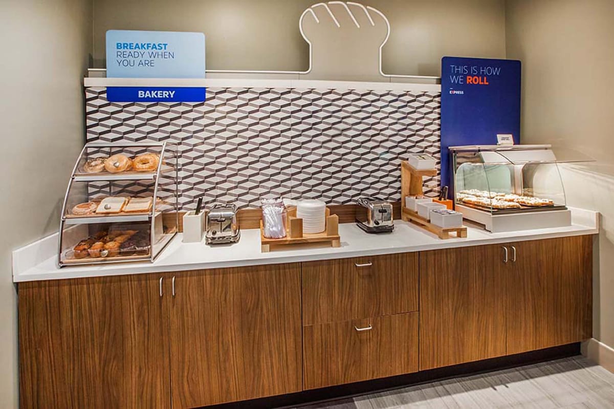 Holiday Inn Express Whitby Oshawa by IHG — 4