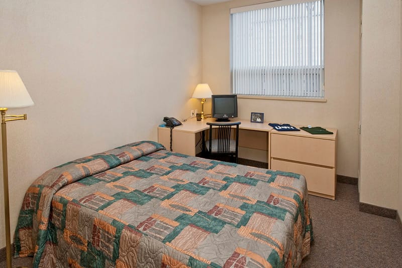 Residence & Conference Centre - Oshawa — 5