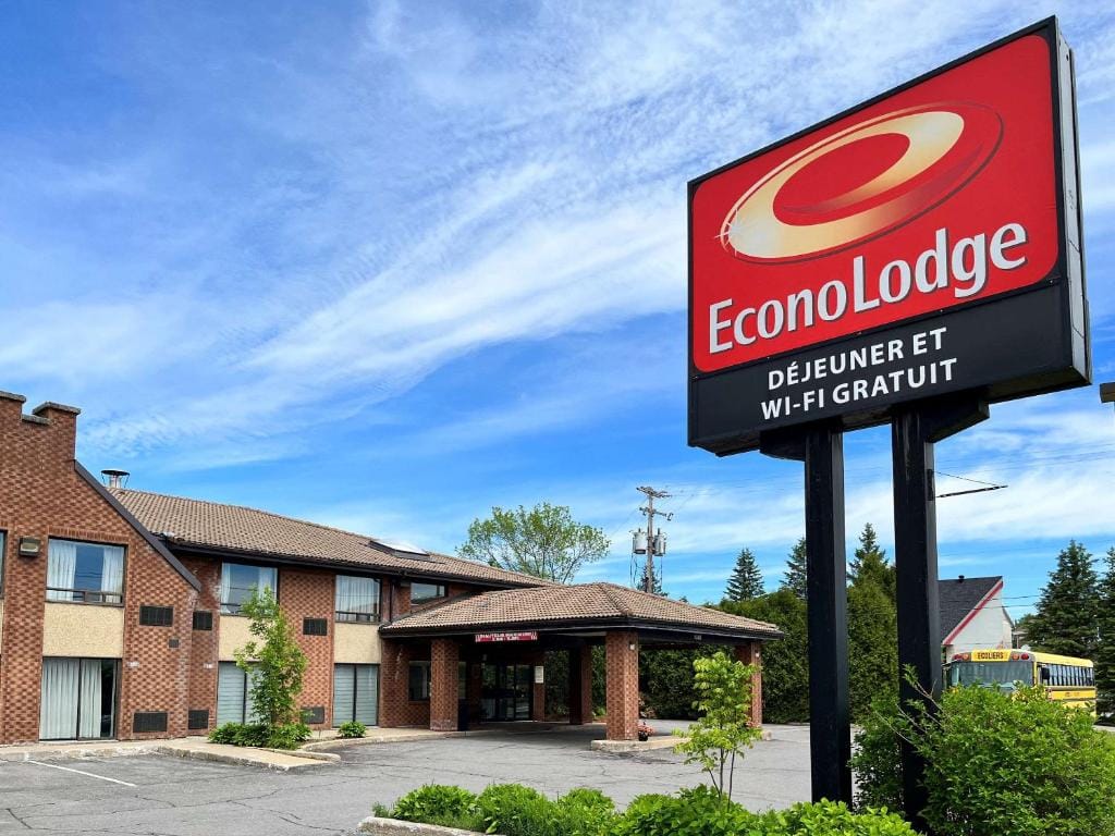 Econo Lodge Airport Quebec — 1