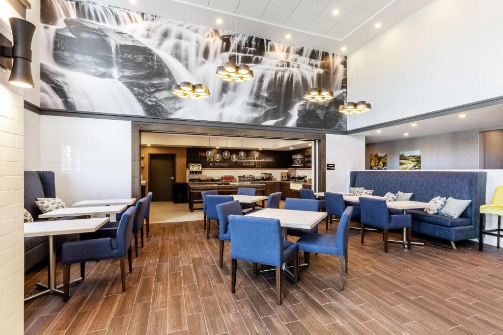 Hampton Inn & Suites by Hilton Québec - Beauport — 5