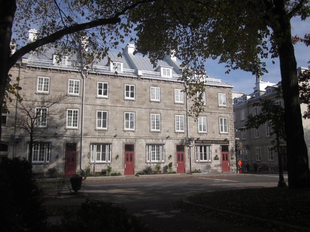Hôtel Manoir de l'Esplanade — 1