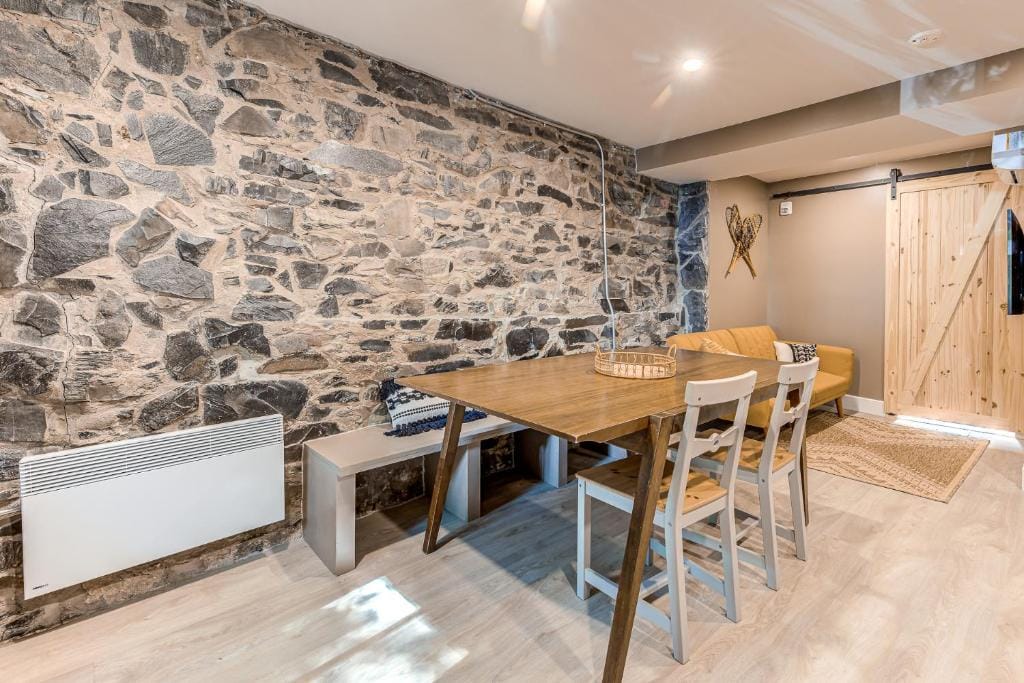 North House - Beautiful Vieux 2 Bedroom Apt — 3