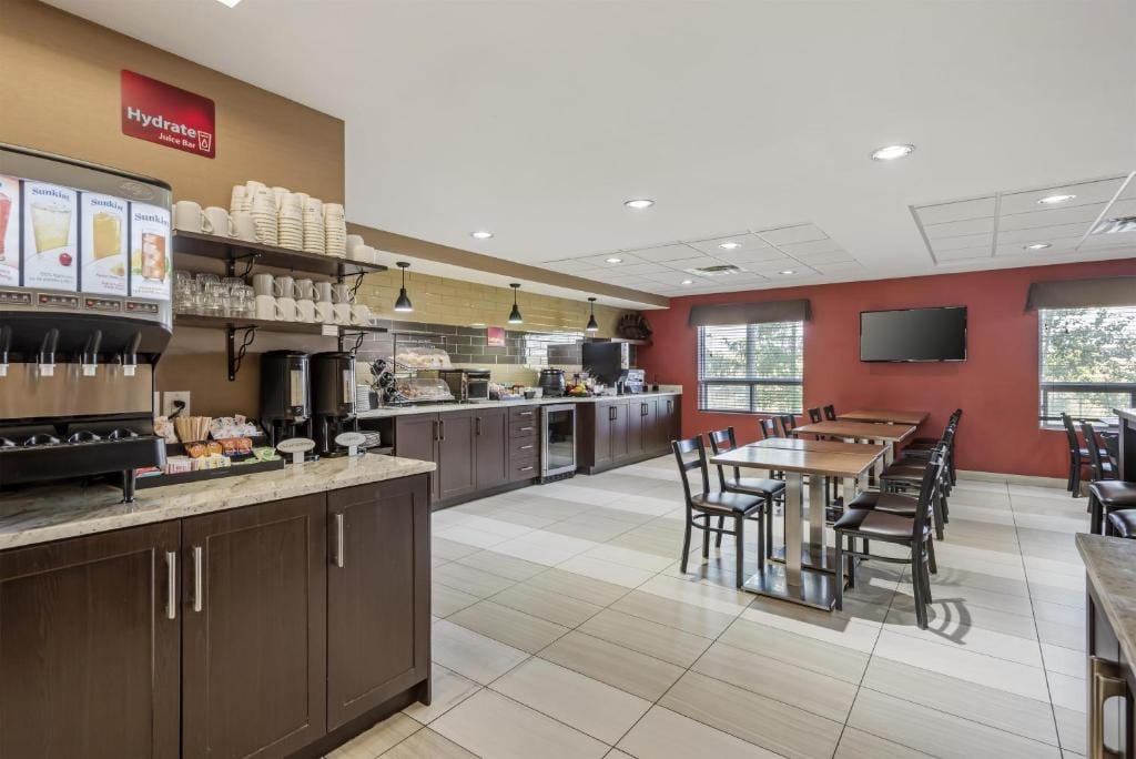 Best Western Plus Red Deer Inn & Suite — 5