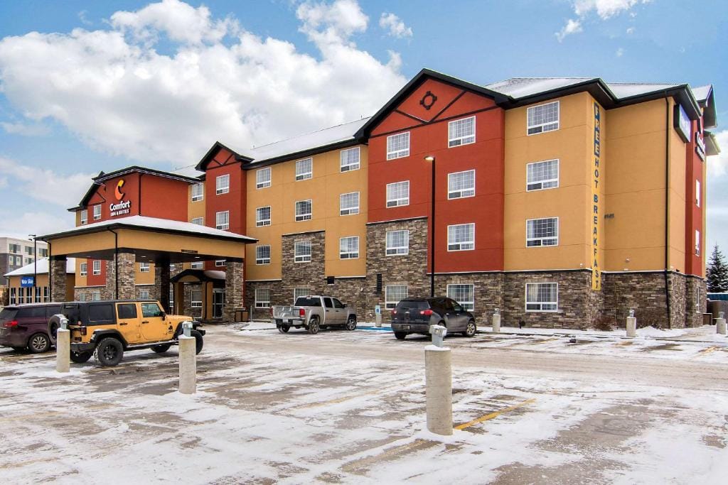 Comfort Inn & Suites — 2