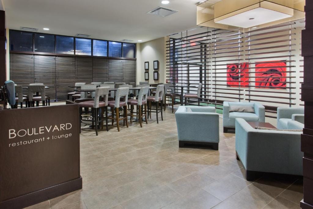 Holiday Inn Hotel & Suites Red Deer by IHG — 3