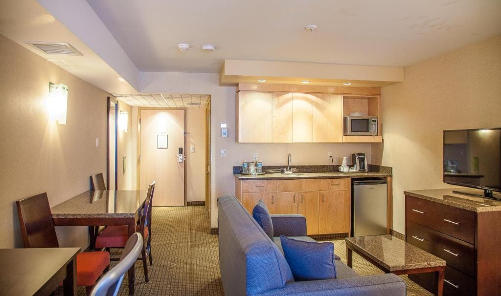 iHOTEL & Conference Centre Red Deer — 5