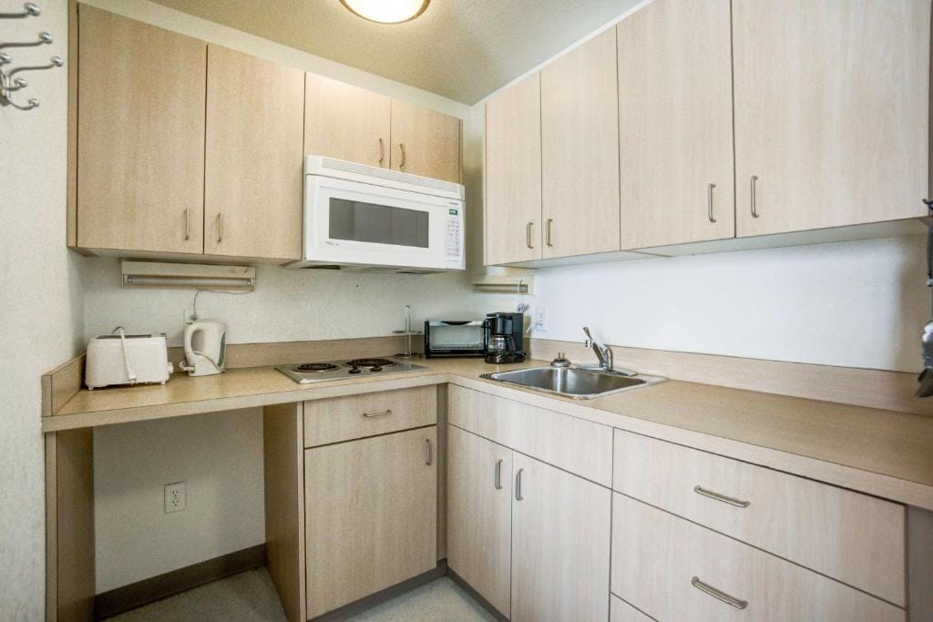 Motel 6-Red Deer, AB — 3