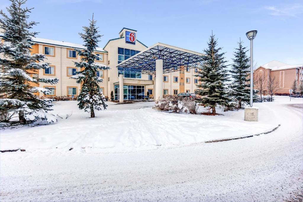 Motel 6-Red Deer, AB — 5