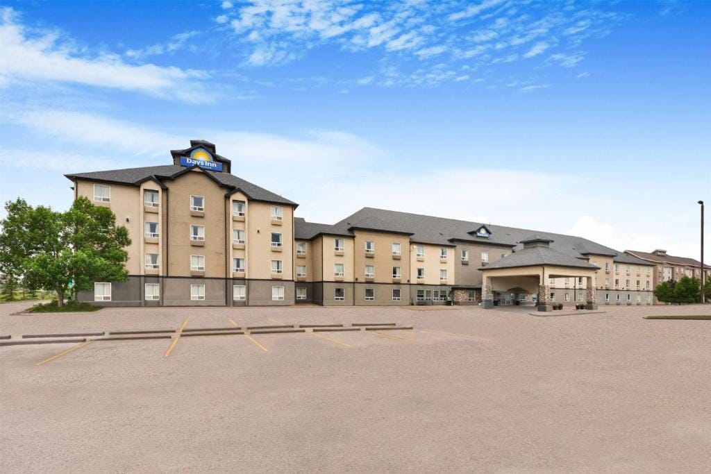 Days Inn by Wyndham Regina — 1