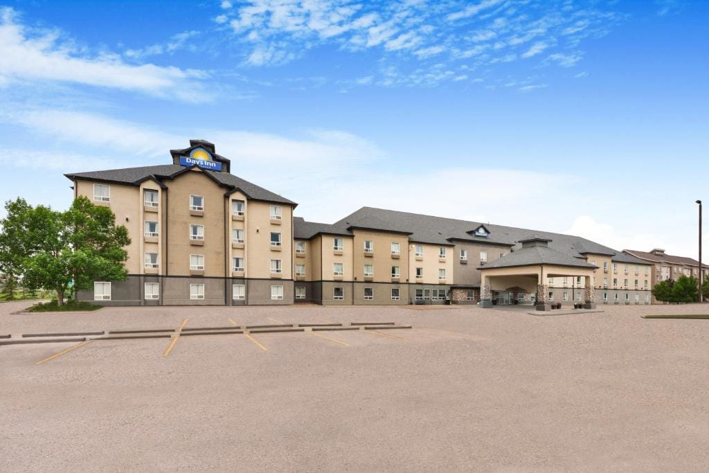 Days Inn by Wyndham Regina — 5