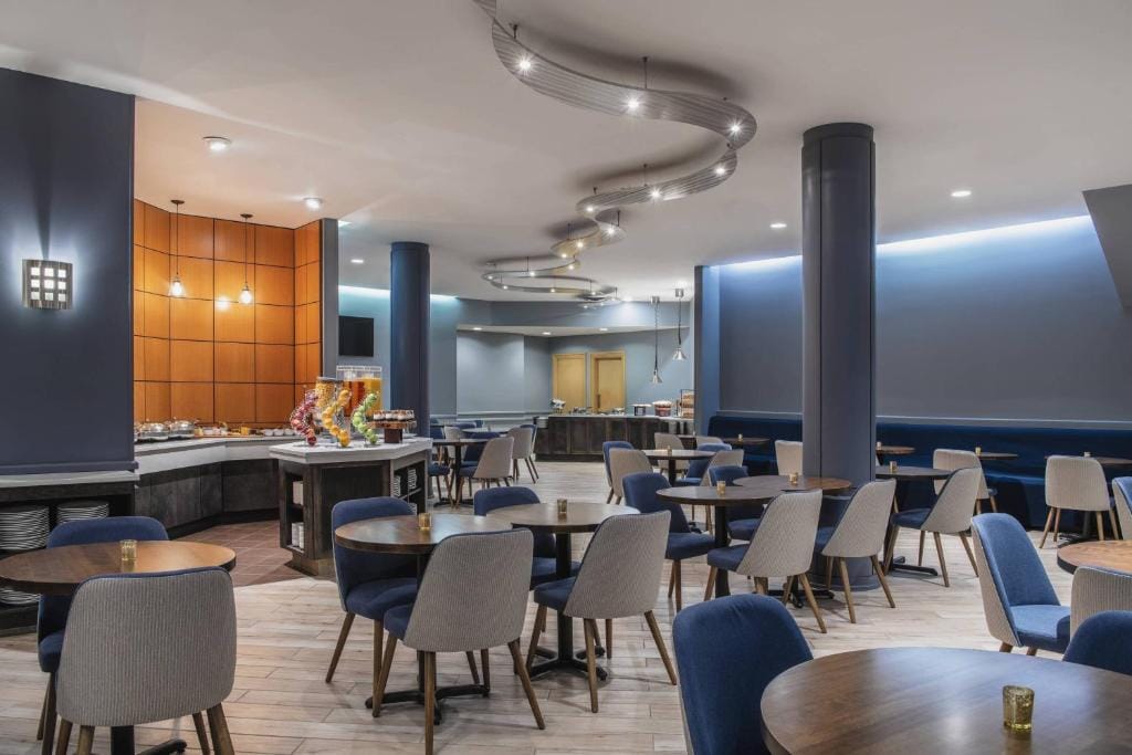 Delta Hotels by Marriott Regina — 4