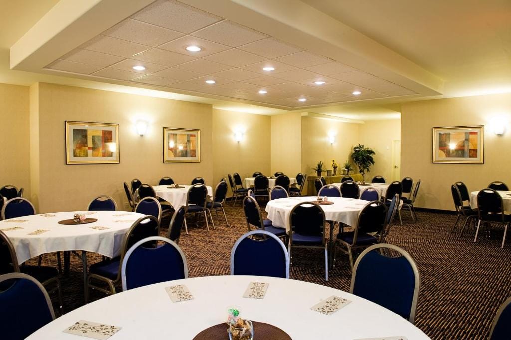 Holiday Inn Express & Suites-Regina-South by IHG — 5