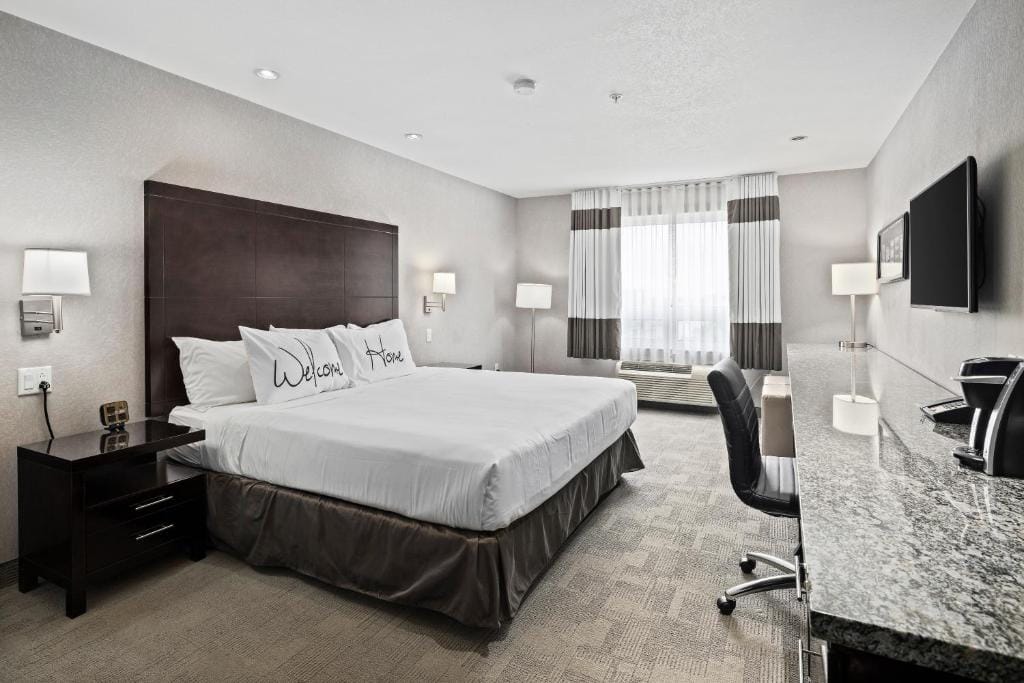 Home Inn & Suites Regina Airport — 2
