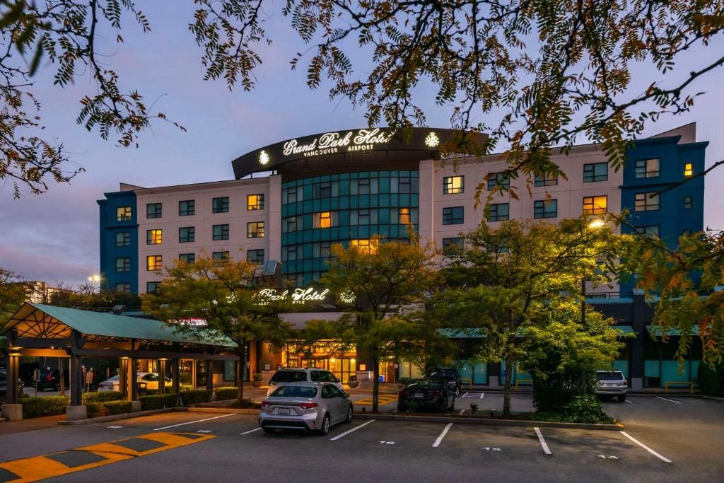 Grand Park Hotel Vancouver Airport, an Ascend Collection Hotel — 1