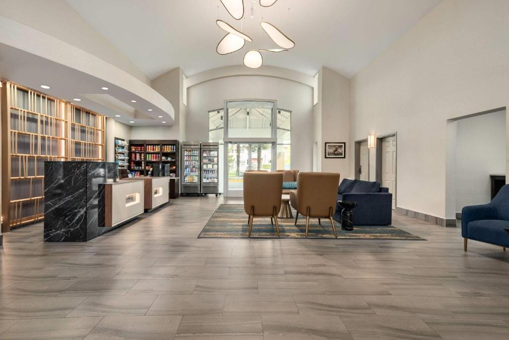 La Quinta Inn by Wyndham Vancouver Airport — 5